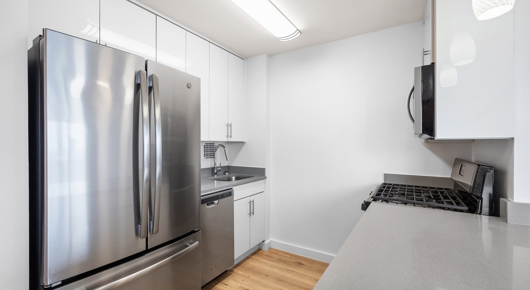 bright kitchens
